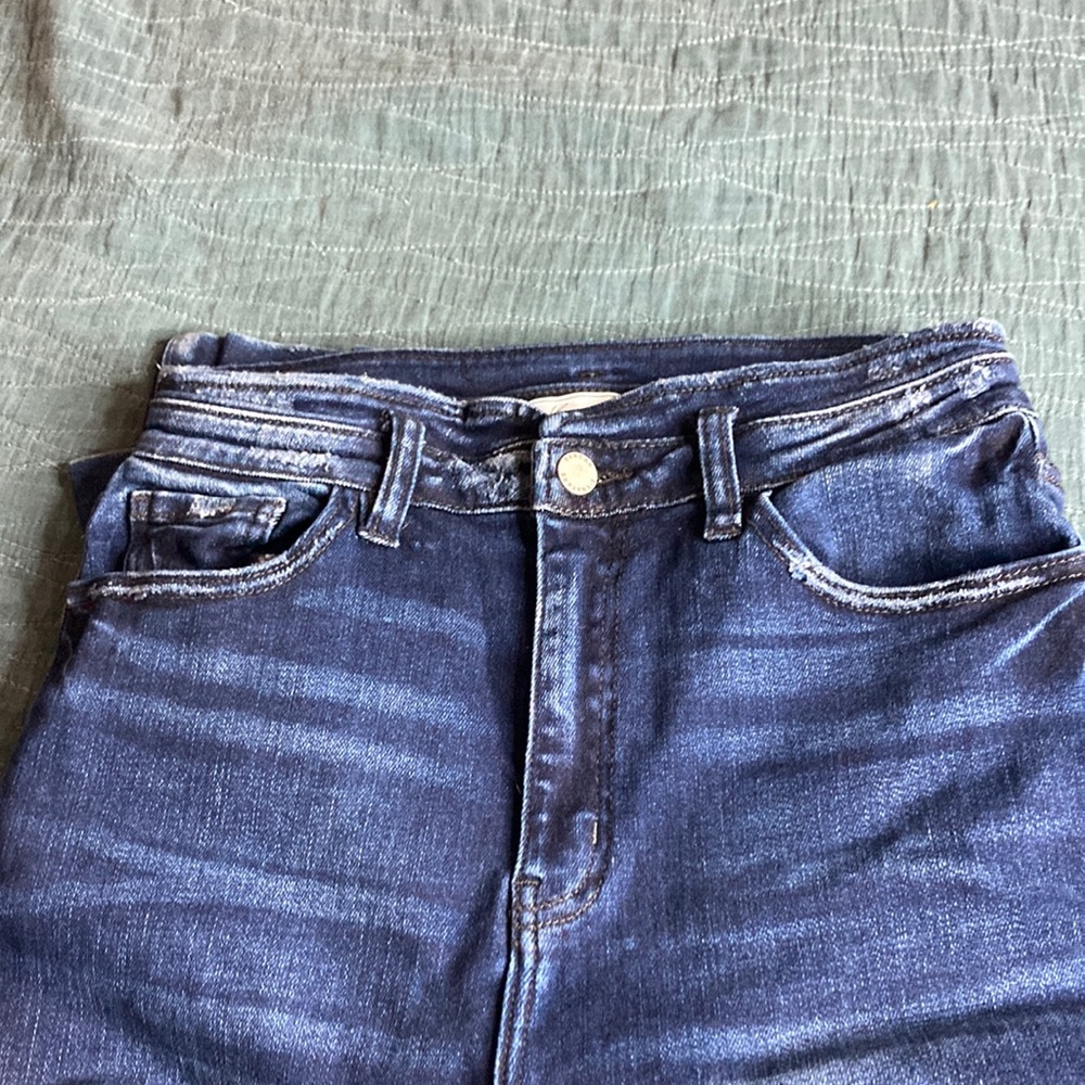Bell bottom high rise jeans!! Size 28
